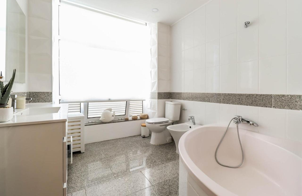 Flor Do Mar - Spacious Apartment With Balcony Vila Praia de Âncora Eksteriør billede
